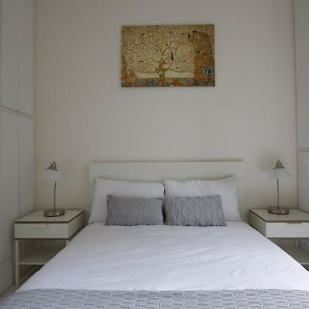 Large 2 Beds Flat Overlooking Clapham Common Park Лондон Экстерьер фото
